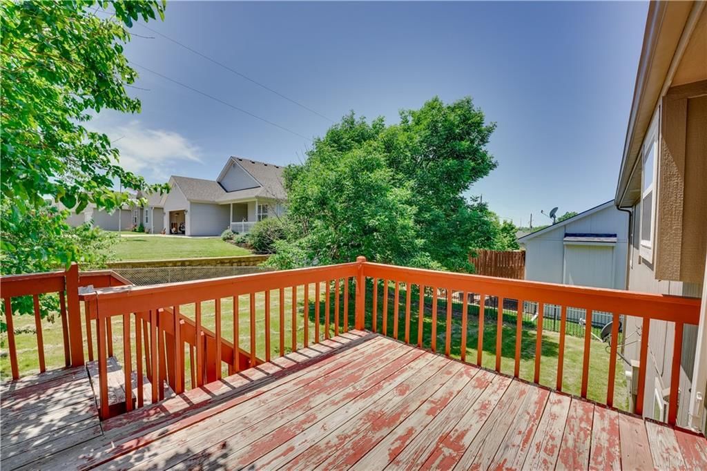 809 Village Street — photo 33