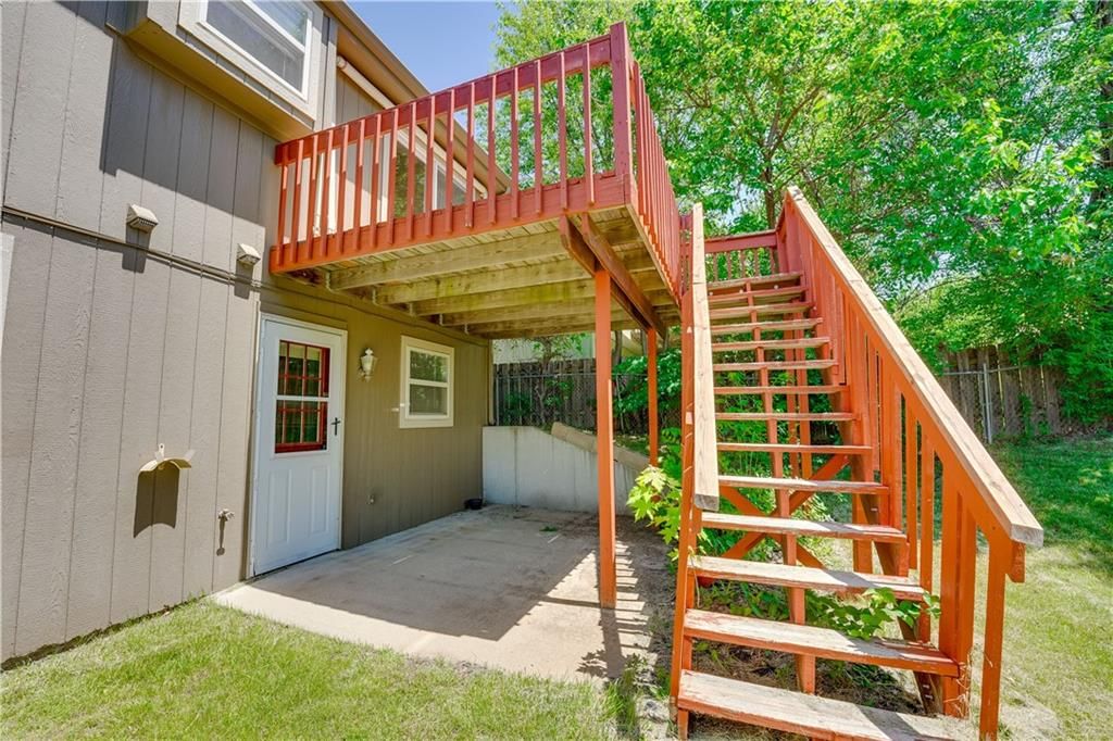 809 Village Street — photo 35