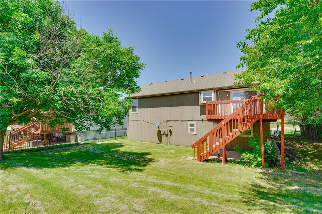 809 Village Street — photo 36