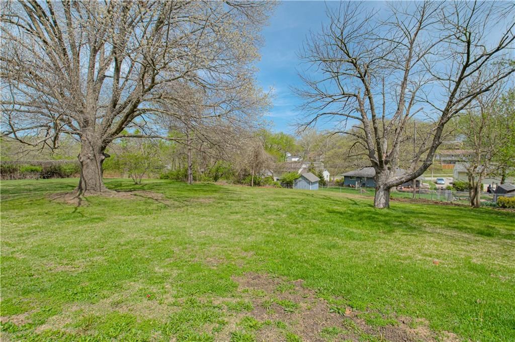5247 N Norton Avenue — photo 22