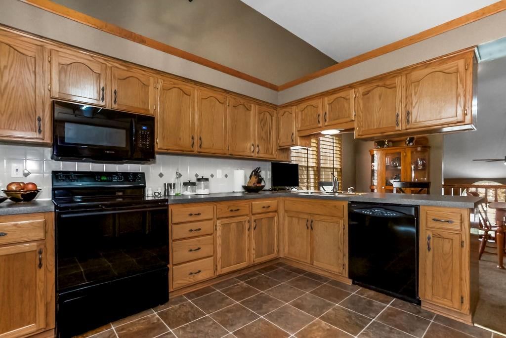 305 NE Fiddlewood Avenue — photo 12