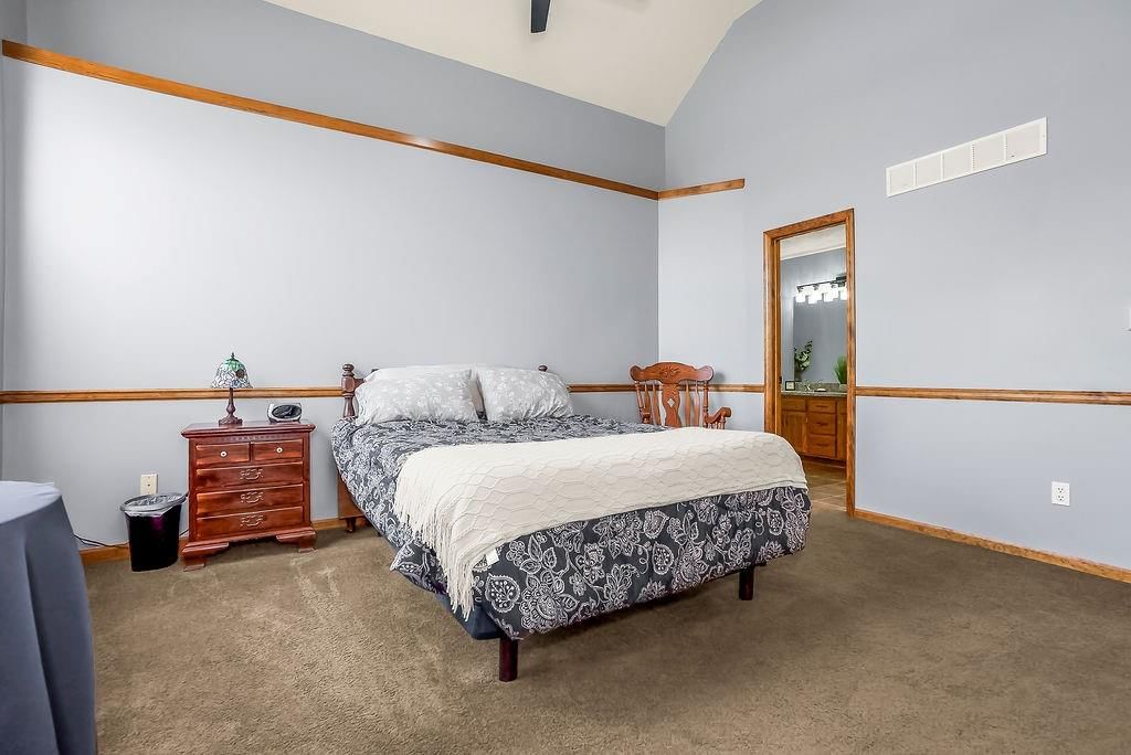 305 NE Fiddlewood Avenue — photo 15
