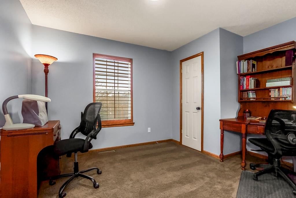 305 NE Fiddlewood Avenue — photo 22