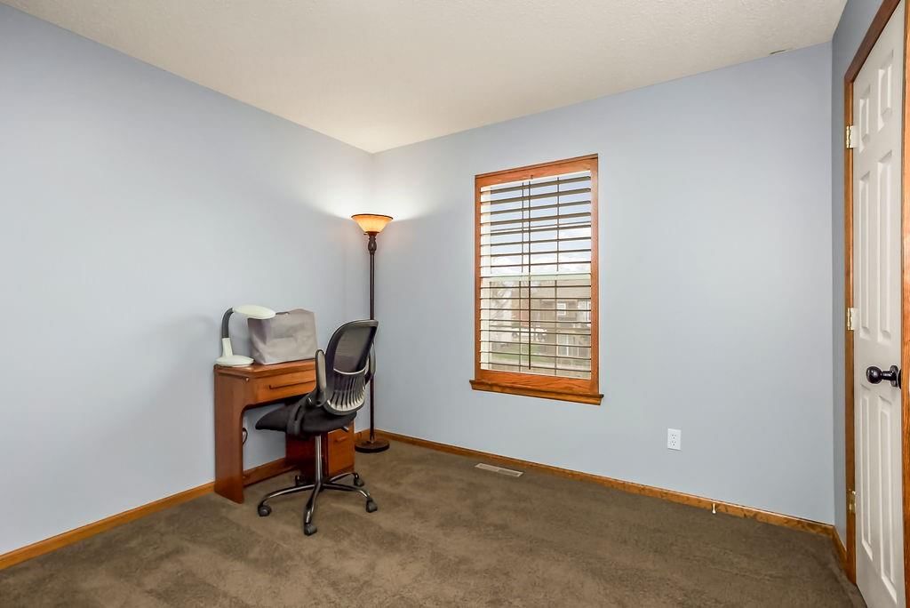 305 NE Fiddlewood Avenue — photo 23