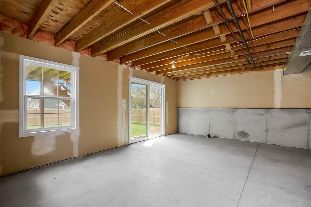 305 NE Fiddlewood Avenue — photo 25