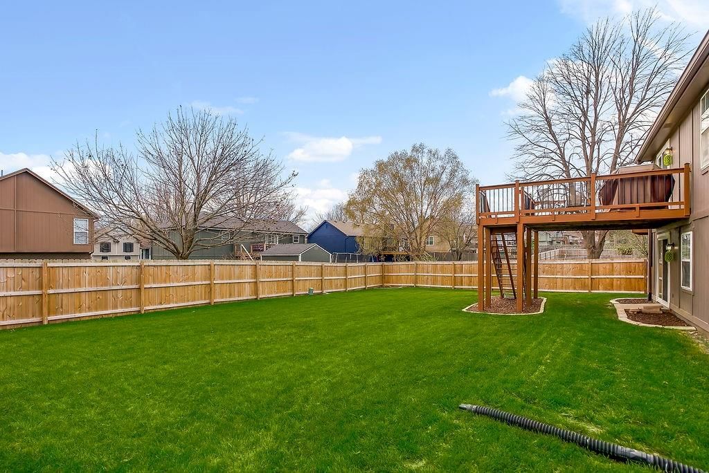 305 NE Fiddlewood Avenue — photo 28