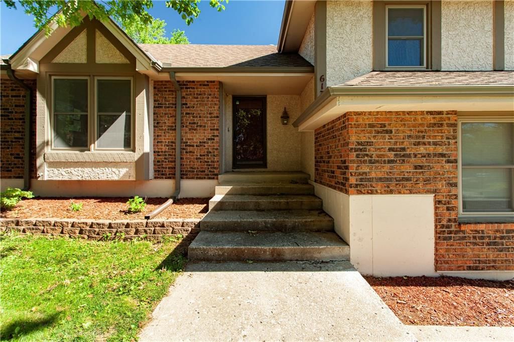 613 NE Locust Drive — photo 2