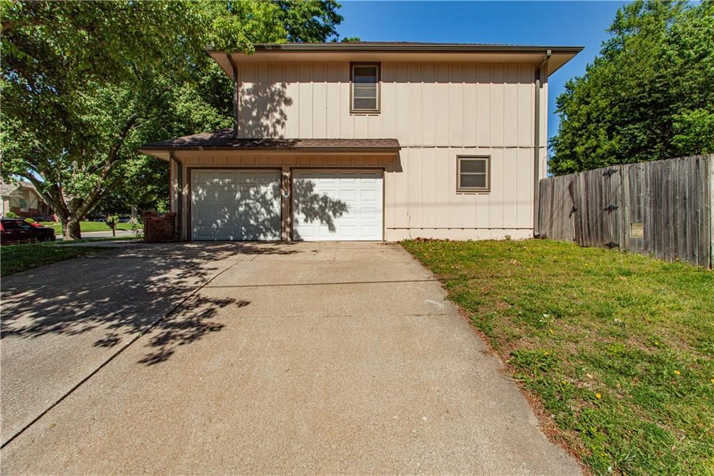 613 NE Locust Drive — photo 4