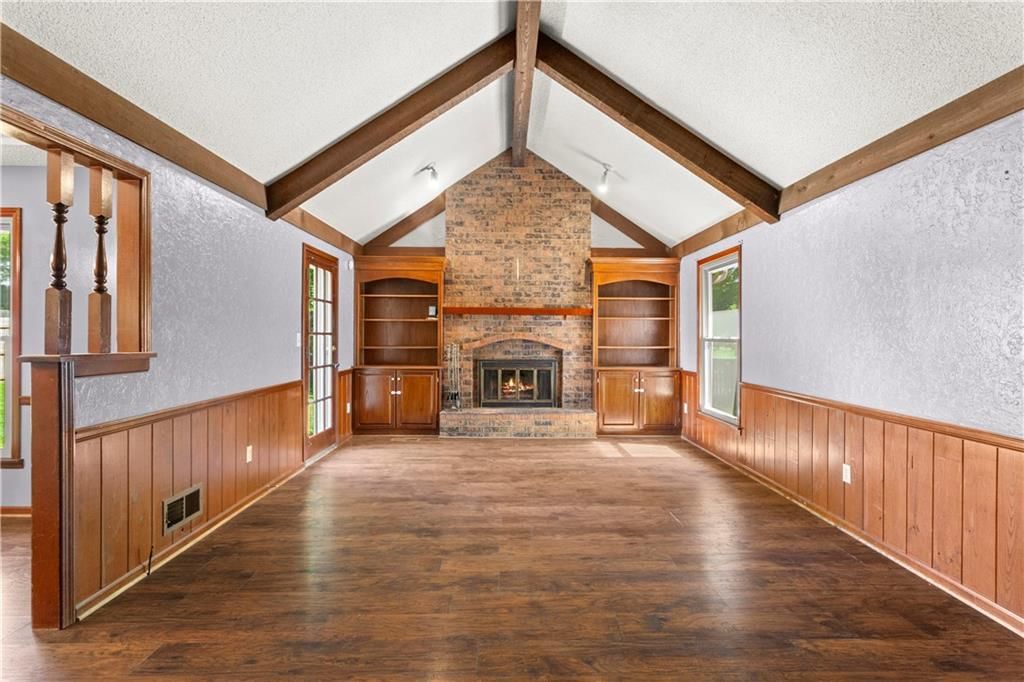 613 NE Locust Drive — photo 8