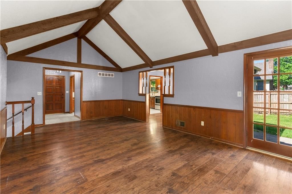 613 NE Locust Drive — photo 10