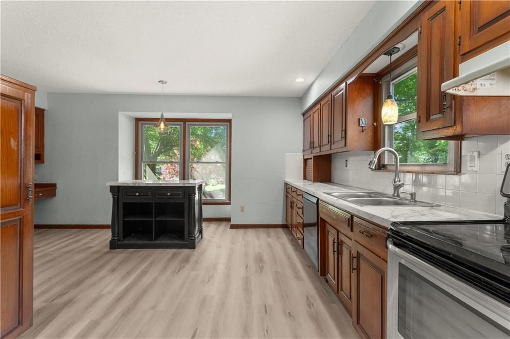 613 NE Locust Drive — photo 13