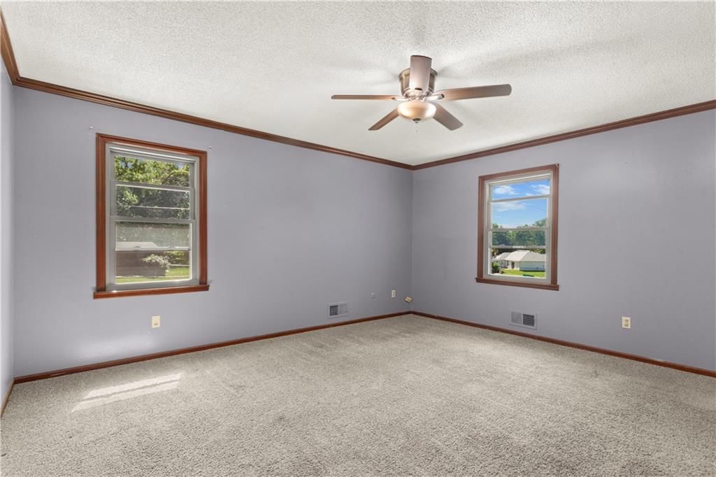 613 NE Locust Drive — photo 19