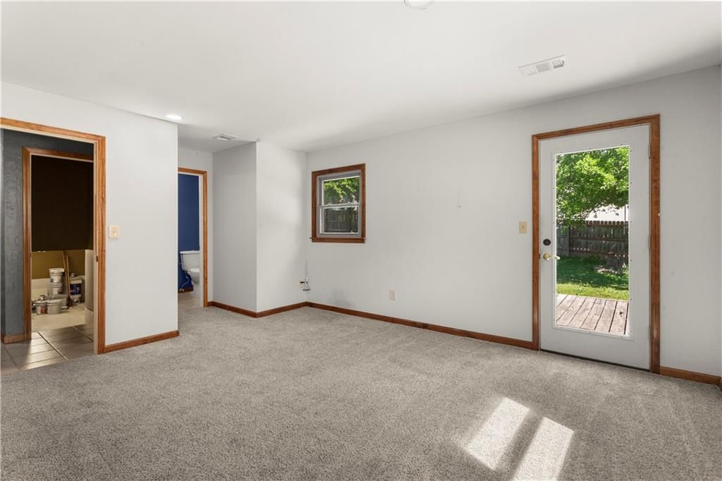 613 NE Locust Drive — photo 29