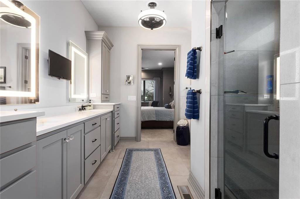 10439 N St Clair Avenue — photo 32