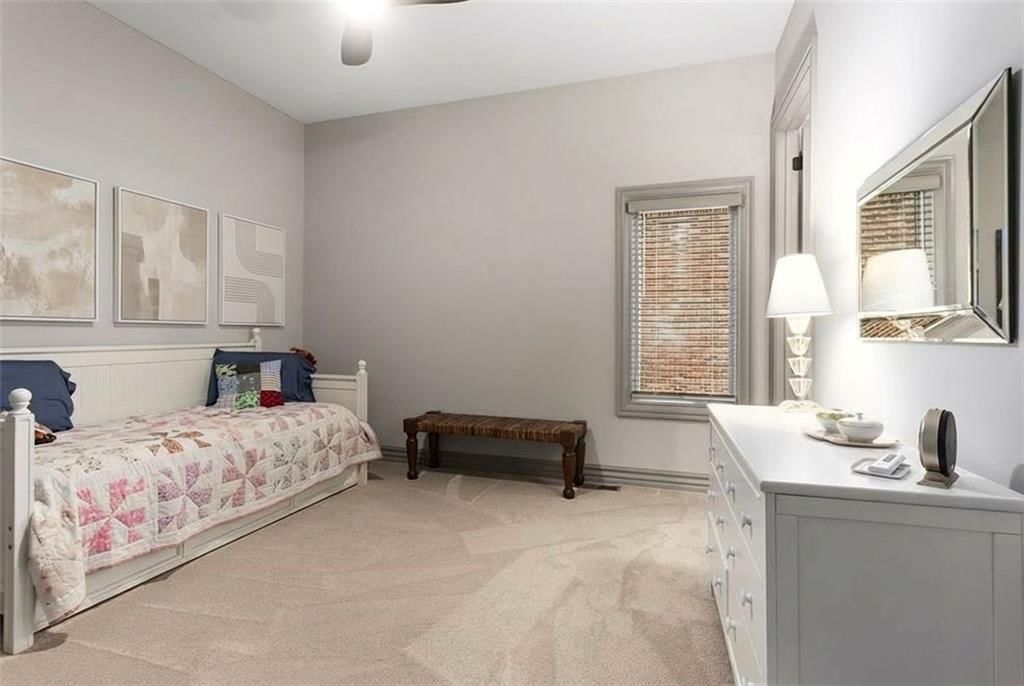10439 N St Clair Avenue — photo 39