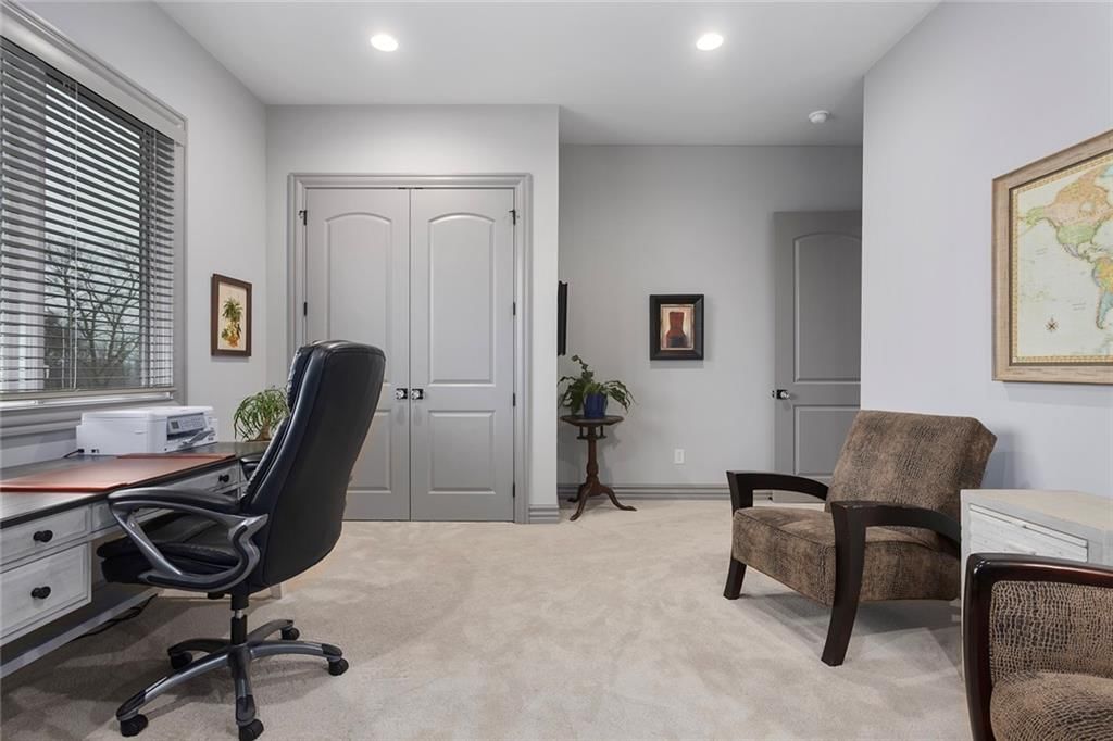 10439 N St Clair Avenue — photo 43