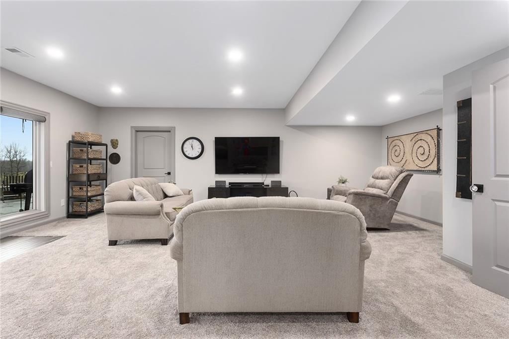 10439 N St Clair Avenue — photo 52