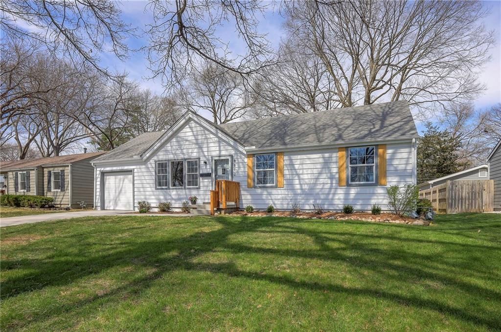 8812 W 82nd Street, Overland Park, KS
