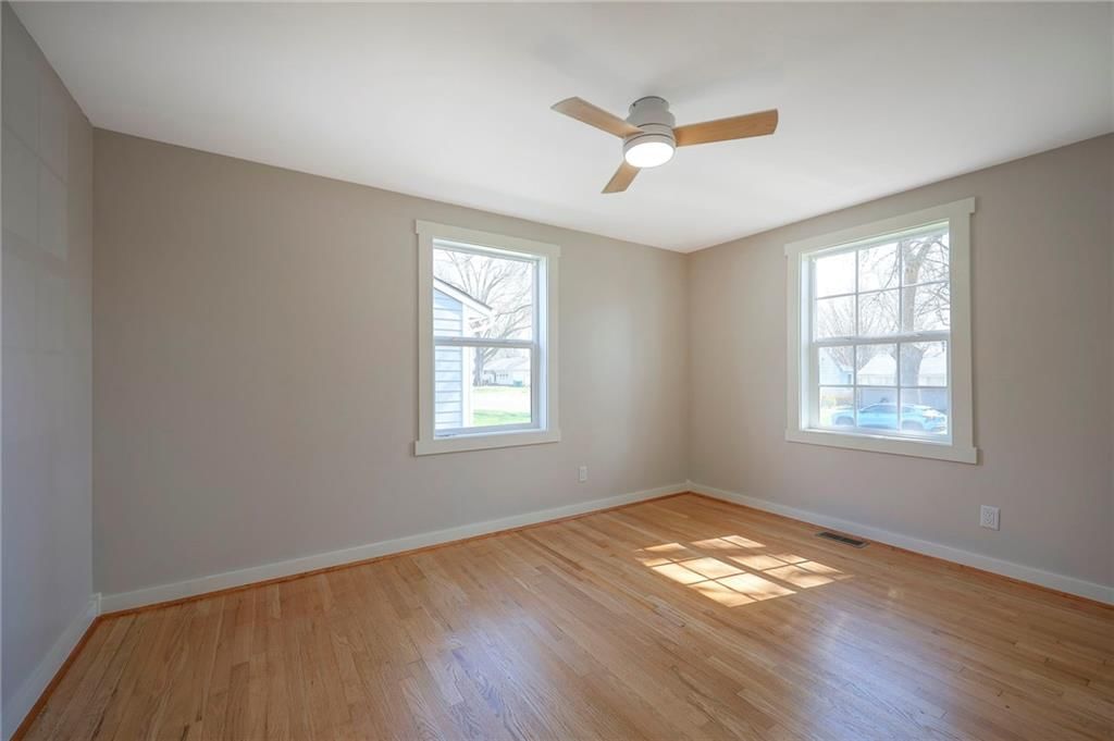 8812 W 82nd Street — photo 10
