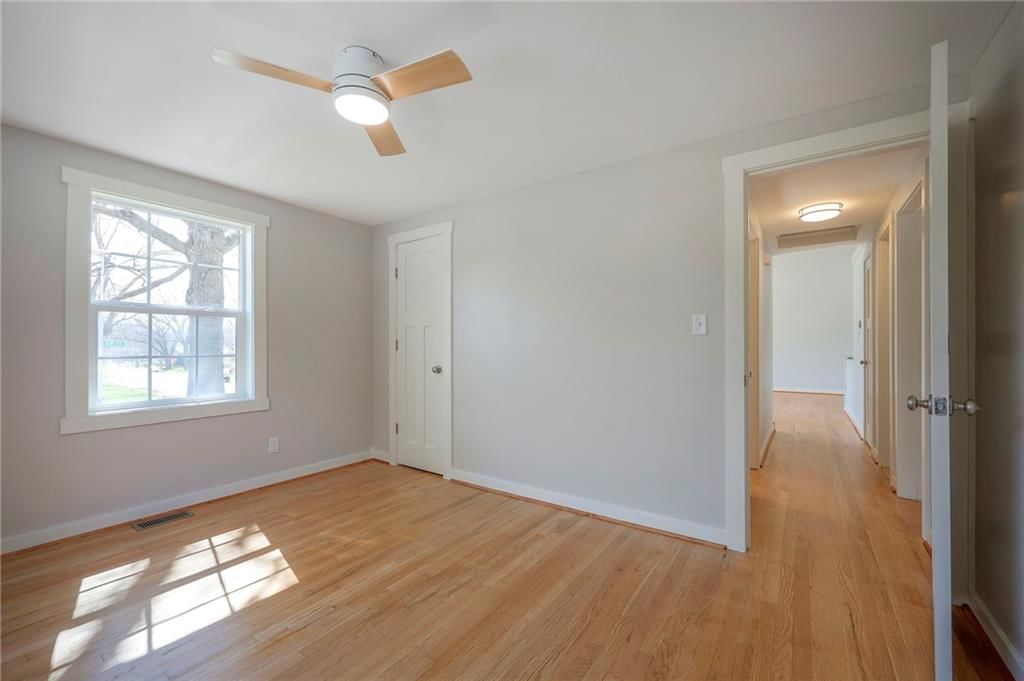 8812 W 82nd Street — photo 11