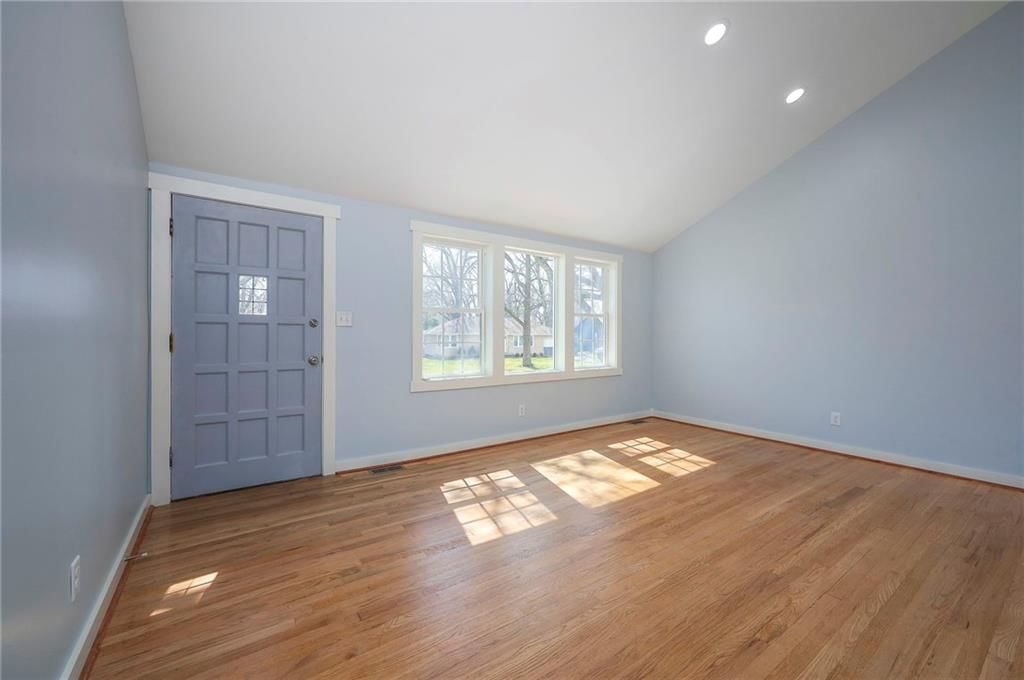 8812 W 82nd Street — photo 14