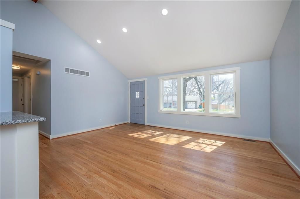 8812 W 82nd Street — photo 15
