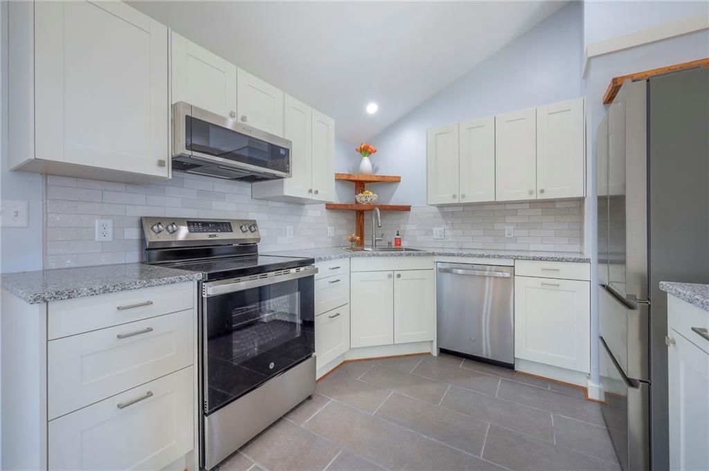 8812 W 82nd Street — photo 18