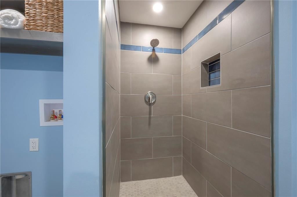 8812 W 82nd Street — photo 27
