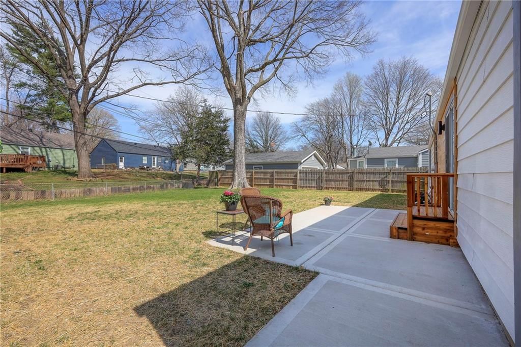 8812 W 82nd Street — photo 32