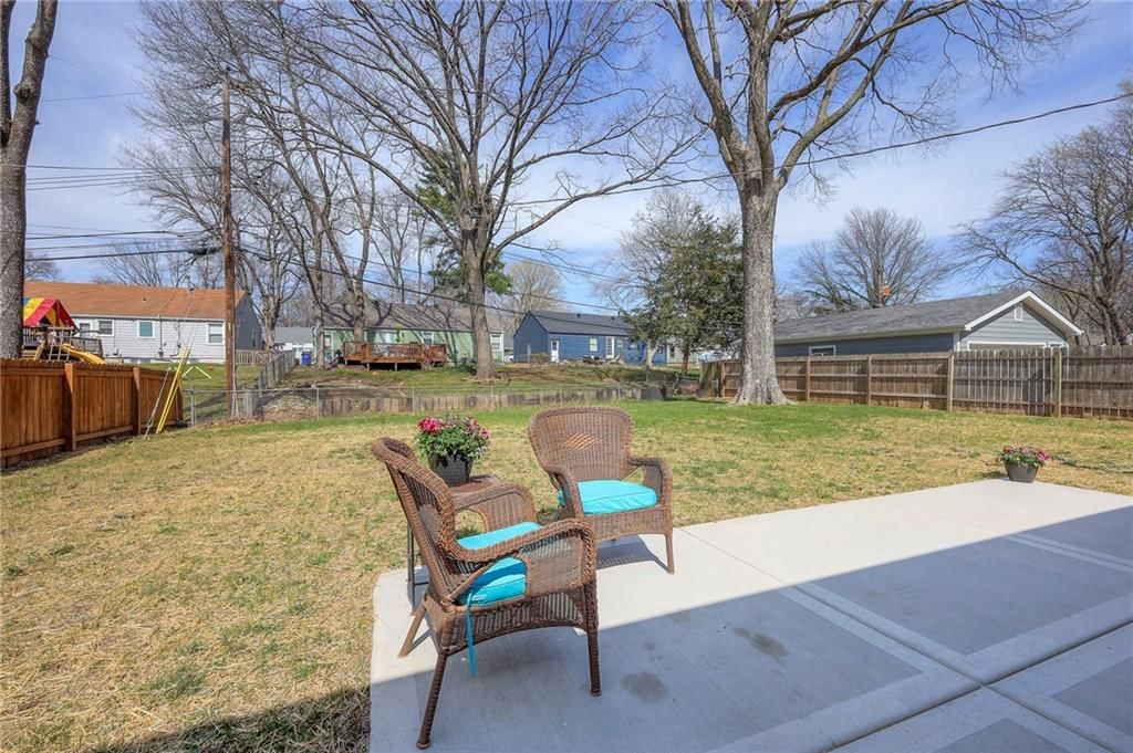 8812 W 82nd Street — photo 33