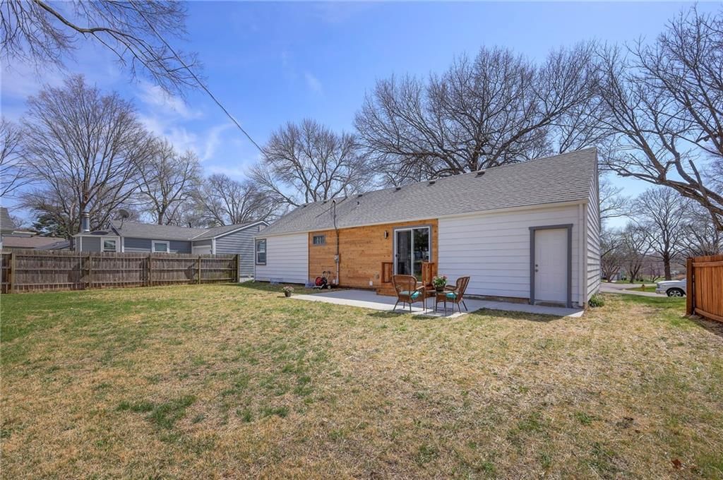 8812 W 82nd Street — photo 34