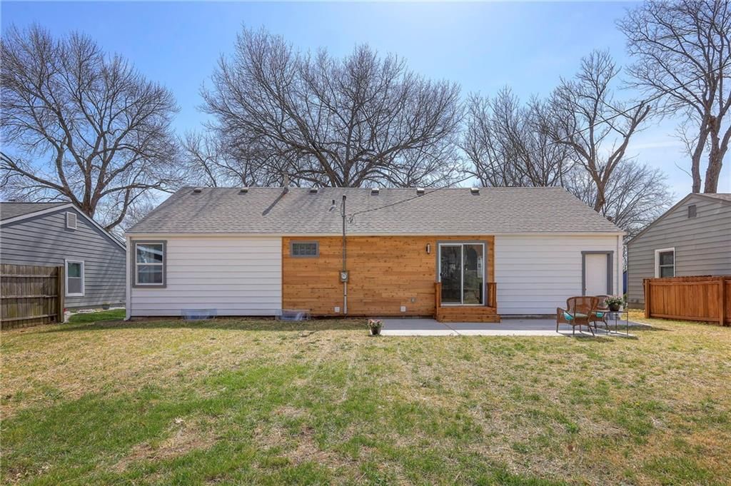 8812 W 82nd Street — photo 35