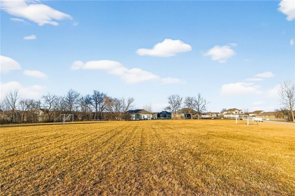 1004 SE Beatty Court — photo 41