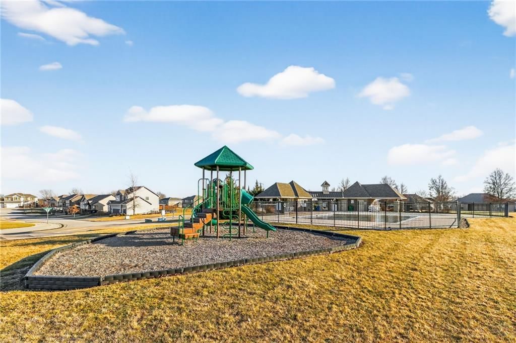 1004 SE Beatty Court — photo 42