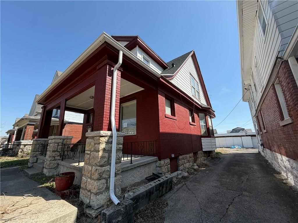 2611 Garfield Avenue — photo 3
