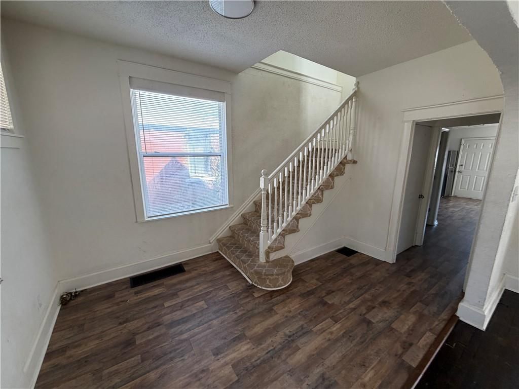 2611 Garfield Avenue — photo 6