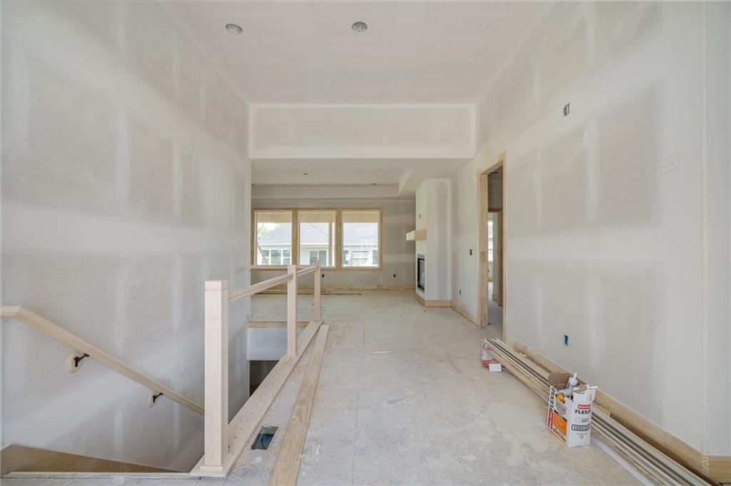 25010 W 89th Terrace — photo 3