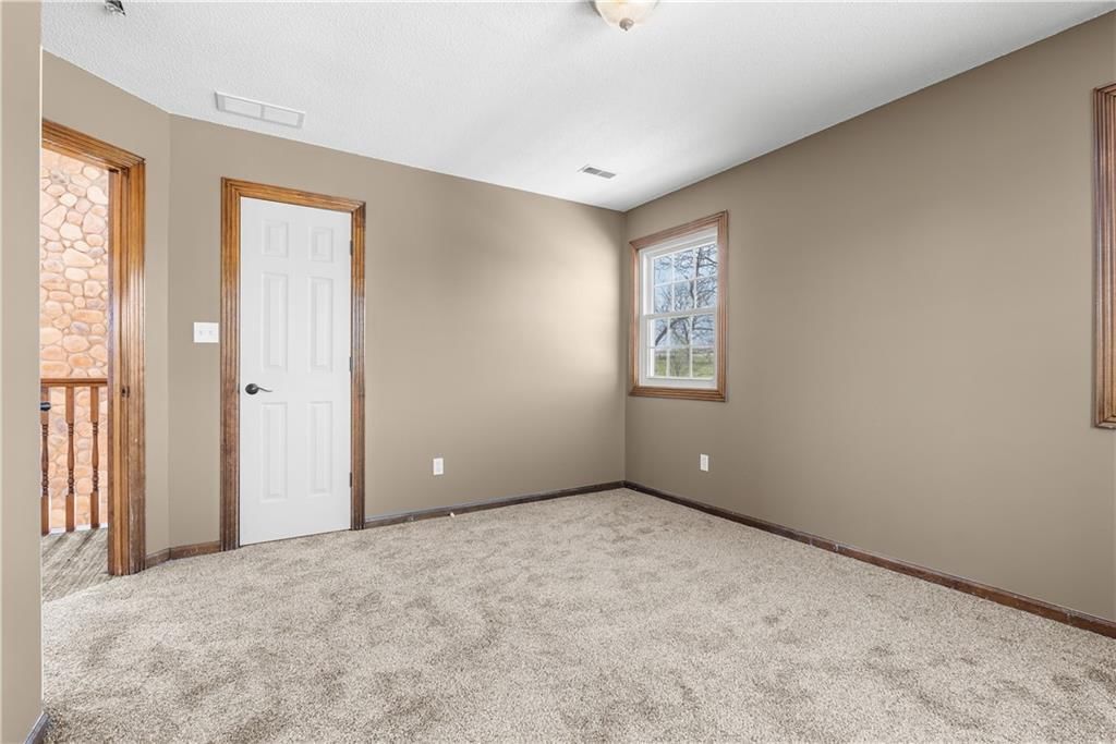 33604 E Stringtown Road — photo 38