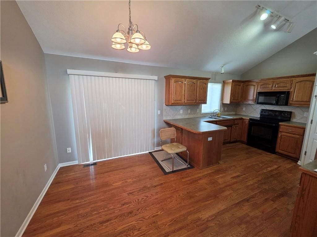 1100 Hampton Drive — photo 9