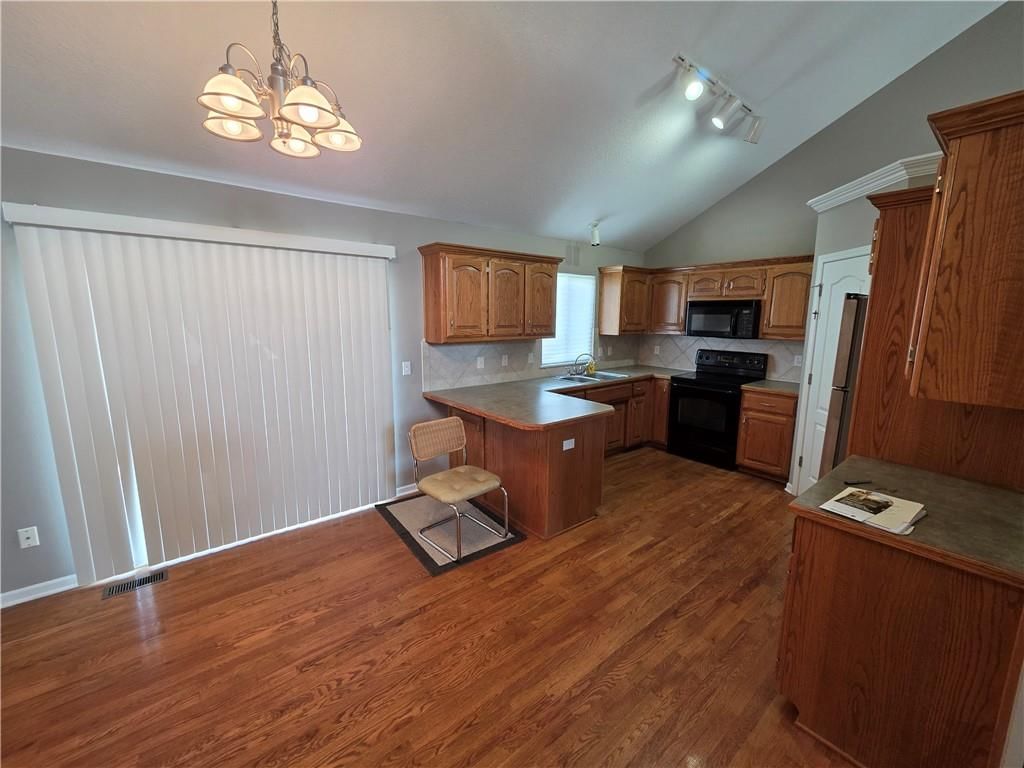 1100 Hampton Drive — photo 11