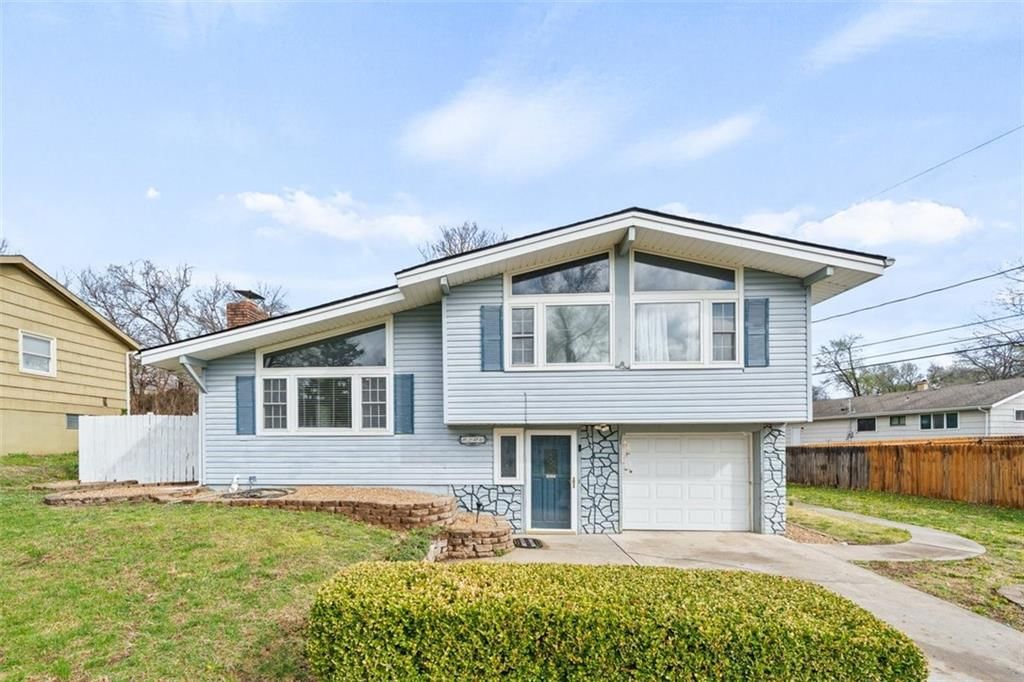 8106 Elizabeth Avenue, Kansas City, KS