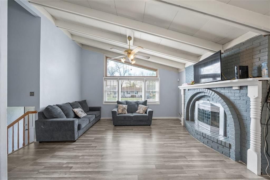 8106 Elizabeth Avenue — photo 2