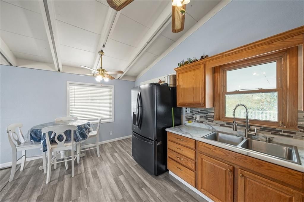8106 Elizabeth Avenue — photo 10
