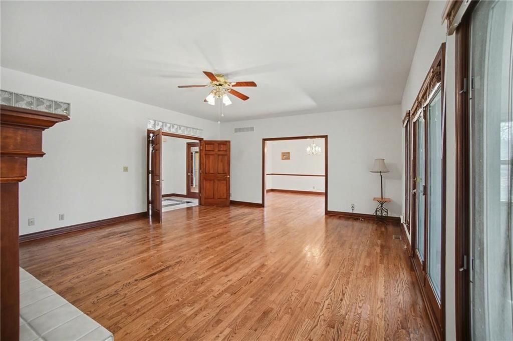 1619 E Sunrise Drive — photo 10