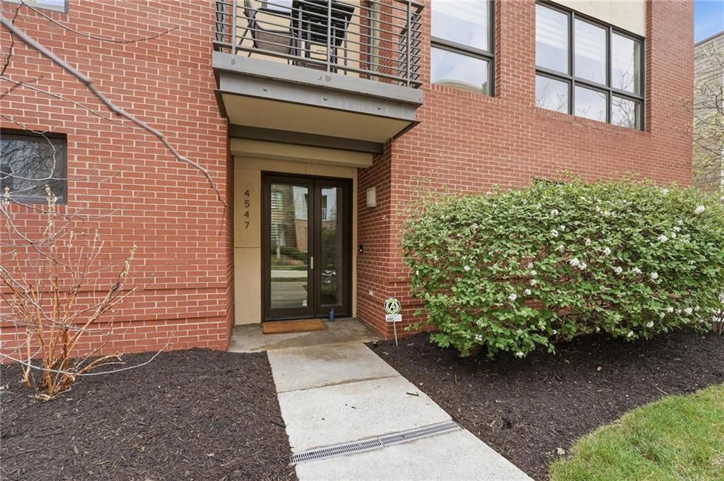 4547 Washington Street — photo 2