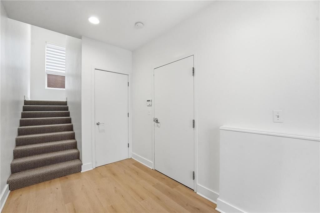 4547 Washington Street — photo 7