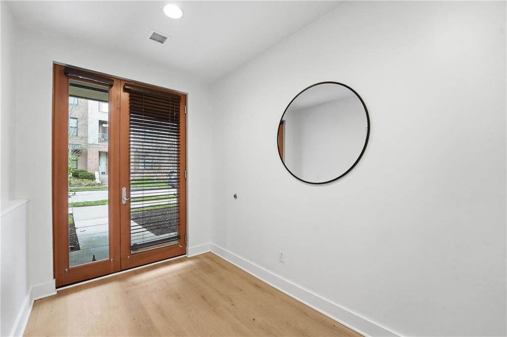 4547 Washington Street — photo 8