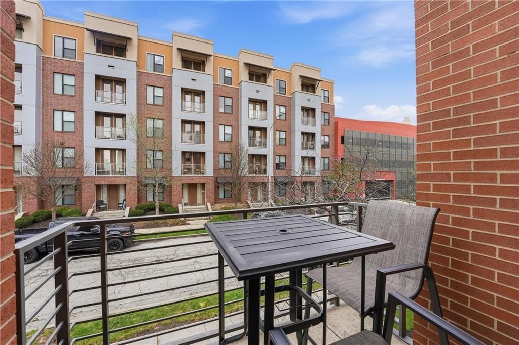 4547 Washington Street — photo 10