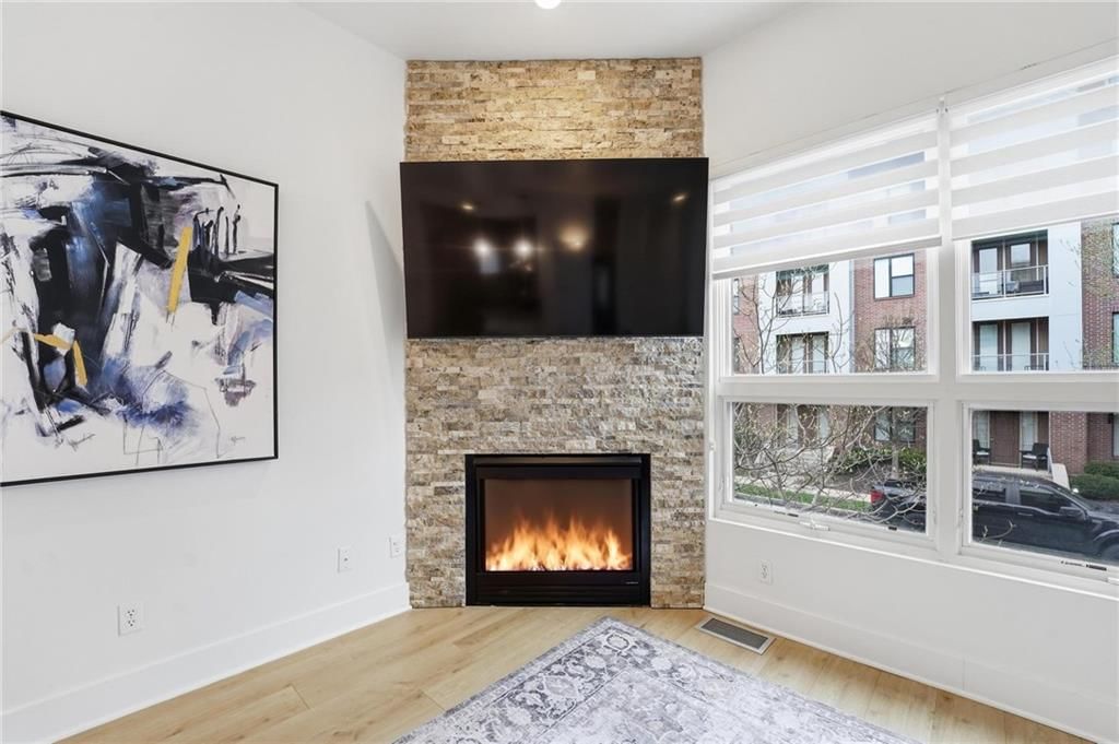 4547 Washington Street — photo 14