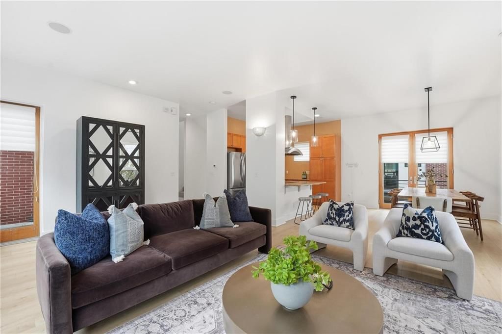 4547 Washington Street — photo 15
